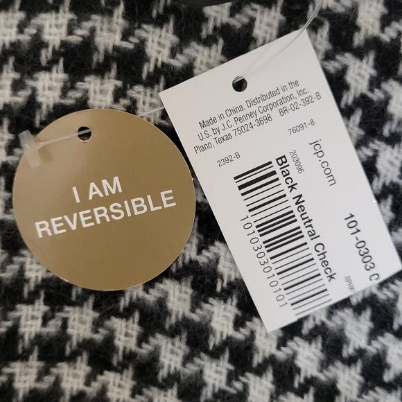 Mixit women’s Plaid blanket Wrap cape one size white gray black reversible - Picture 10 of 11